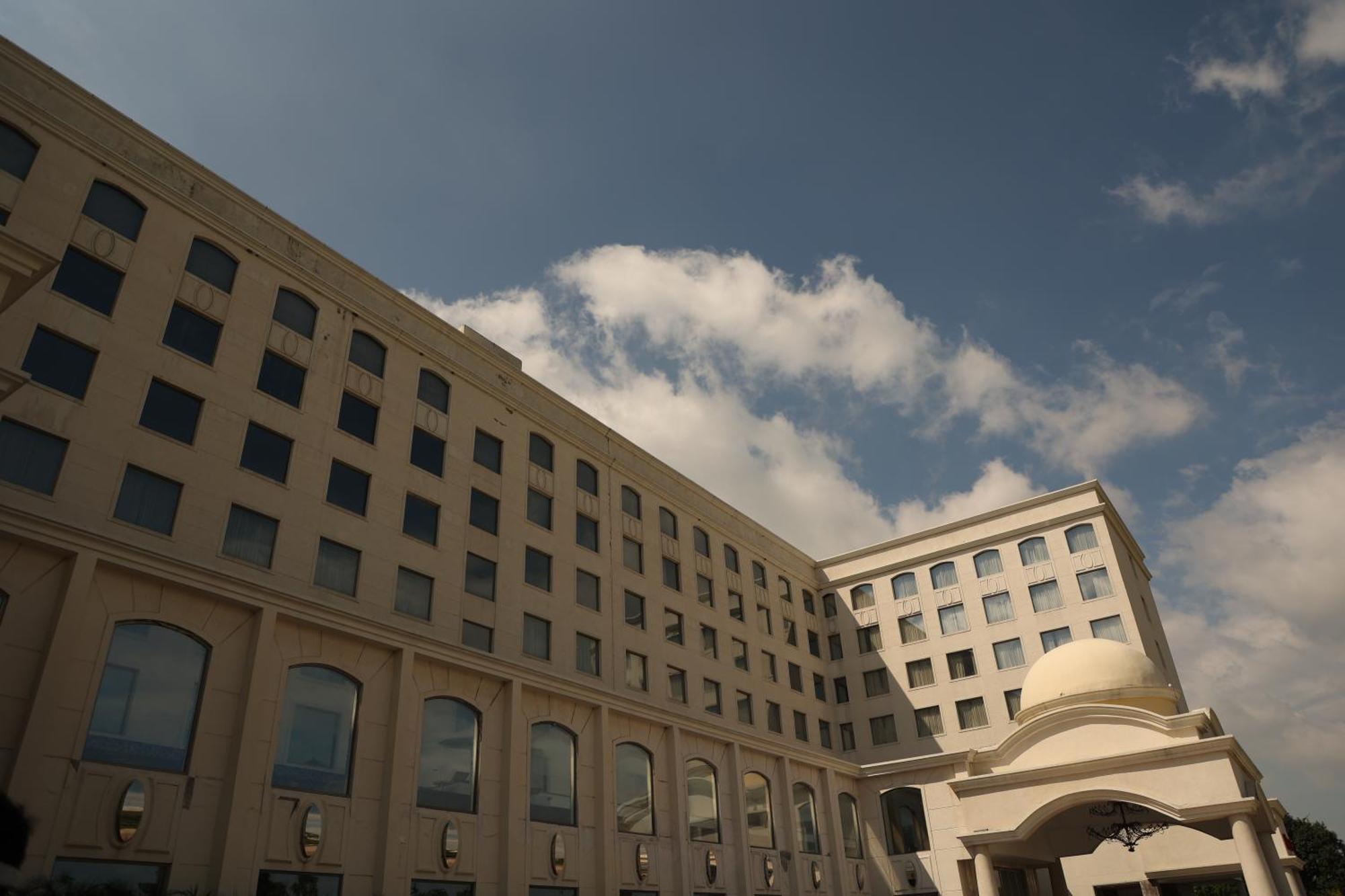 ホテル Ramada Plaza By Wyndham ラクナウ エクステリア 写真